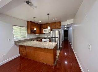 1116 N Los Robles Ave, Pasadena, CA 91104