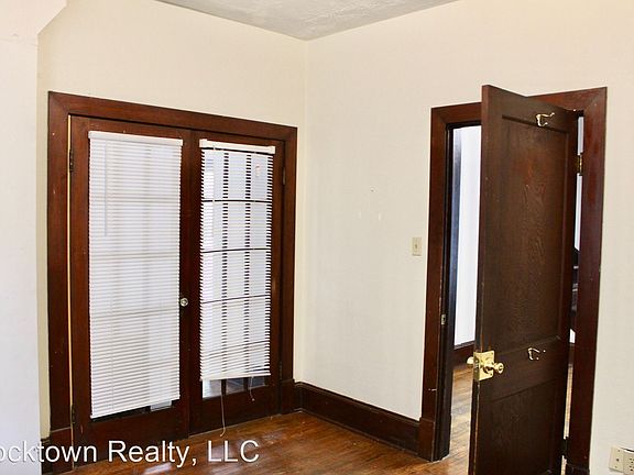 4th image of 350 E Elizabeth St #10559882