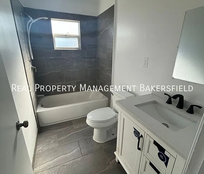 2711 Hufft St #A — Photo 7