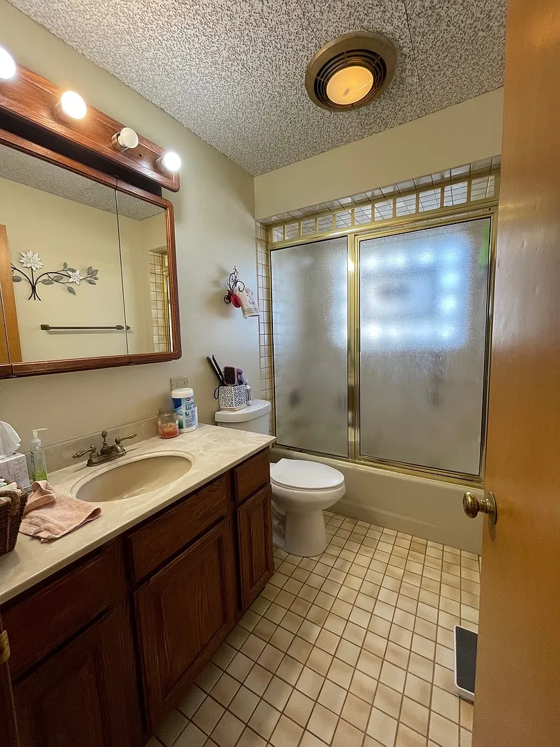 2 bed, $1,800 — Photo 4