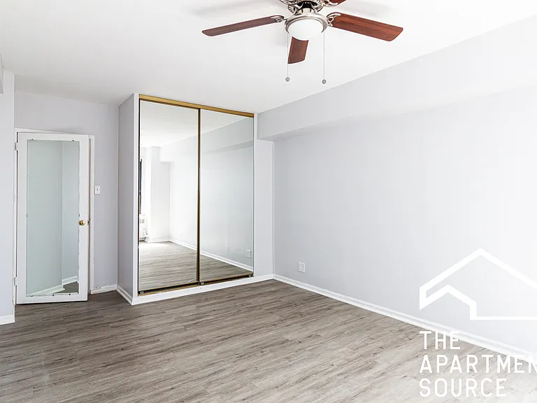 654 W Gordon Ter #1505 — Photo 13