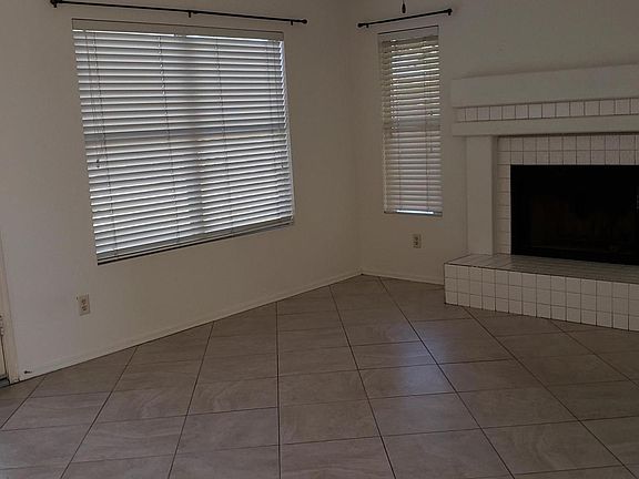 4th image of 5850 W Glenview Pl