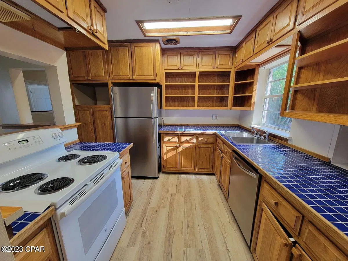 4 bed, 1824 sqft, $1,850 — Photo 4