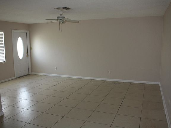 3rd image of 92 Woodland Ave APT 3