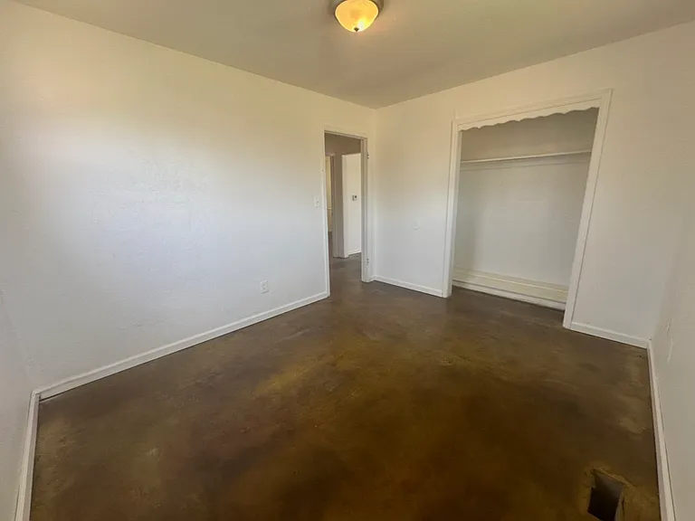 6405 S McKinley Ave — Photo 2