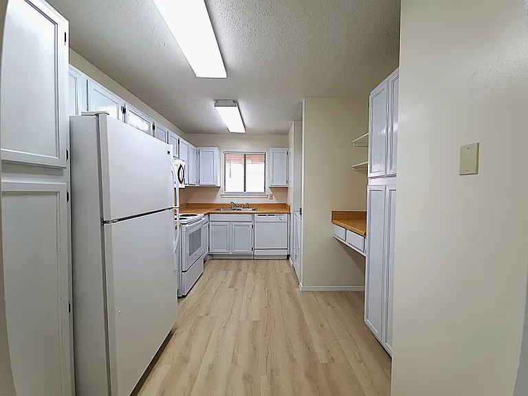 400 W South Town Dr #204 — Photo 17