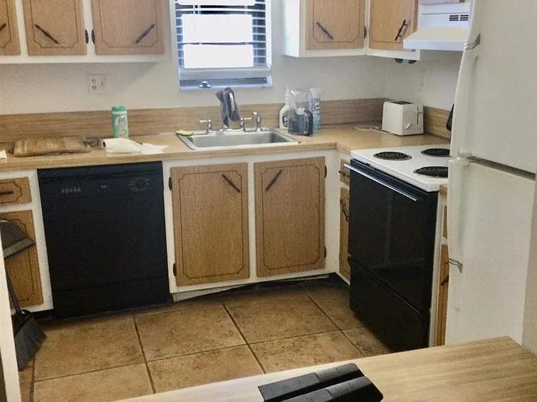 9233 SW 8th St #110 — Photo 5