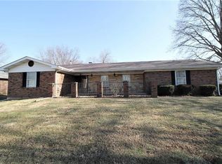 3032 Mark Trail Dr, Glen Carbon, IL