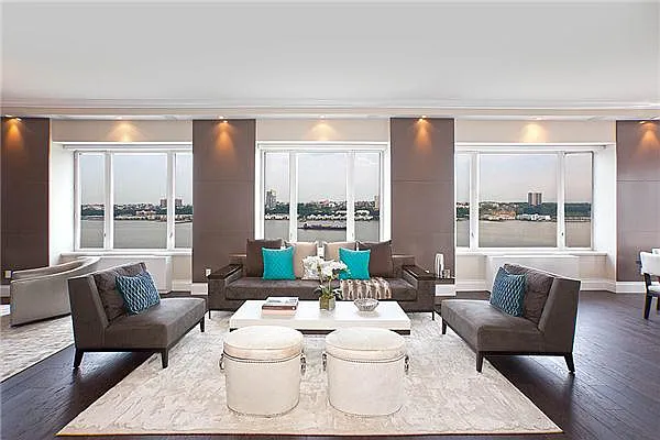 Sold by R New York | media 1