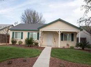 1059 Skyle Ln, Kingsburg, CA