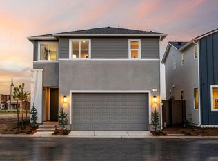 586 Ophelia Ave, Madera, CA 93636