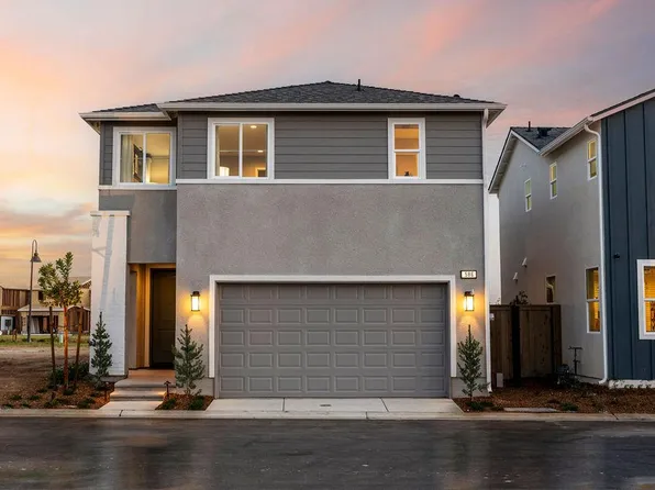 586 Ophelia Ave, Madera, CA 93636