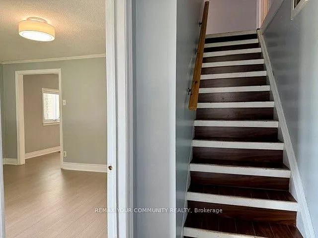 220 Ruggles Ave — Photo 10