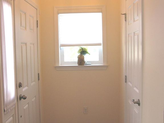 5th image of 15038 Sunflower Dr