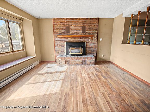 4th image of 350 Woodbury Dr
