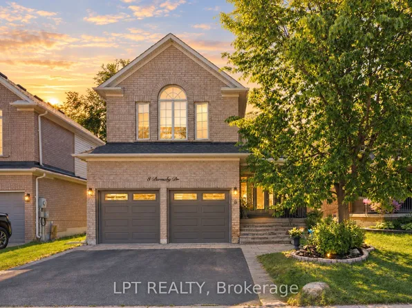 8 Burnaby Dr, Georgina, ON L4P 3Z1