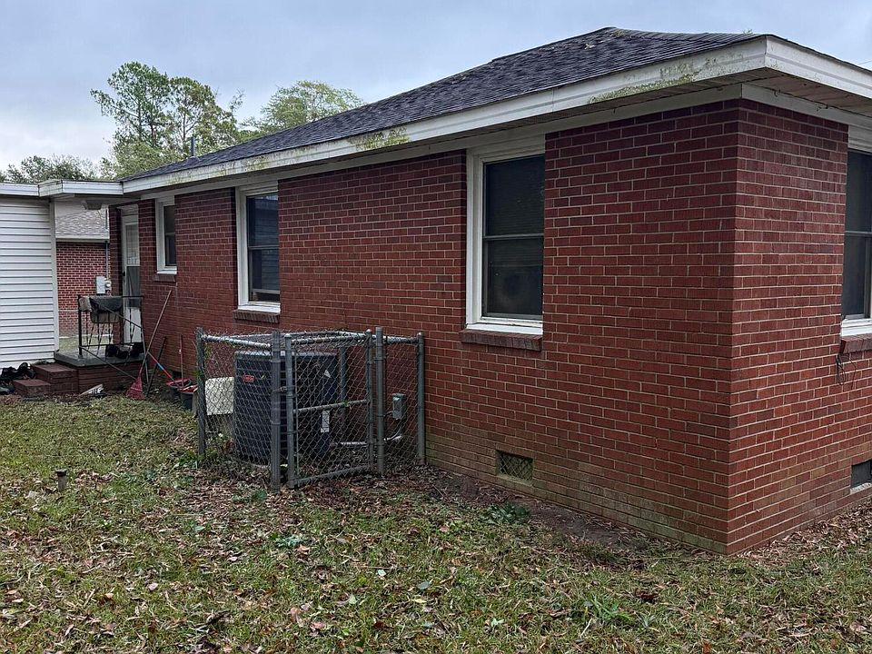 2nd image of 600 Jackson Lane