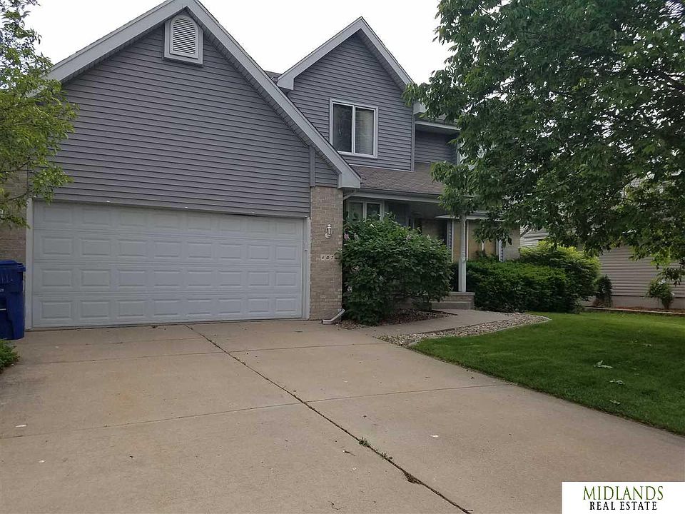1st image of 407 Fleetwood Dr