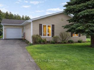 27 Pennsylvania Ave E, Wasaga Beach, ON
