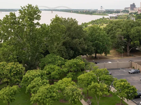 655 Riverside Dr APT 801, Memphis, TN 38103