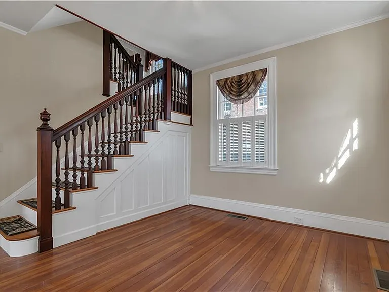 98 Butler Ave — Photo 7