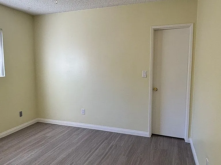 6065 California Ave — Photo 23
