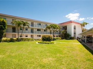 41 High Point Cir S APT 104, Naples, FL 34103