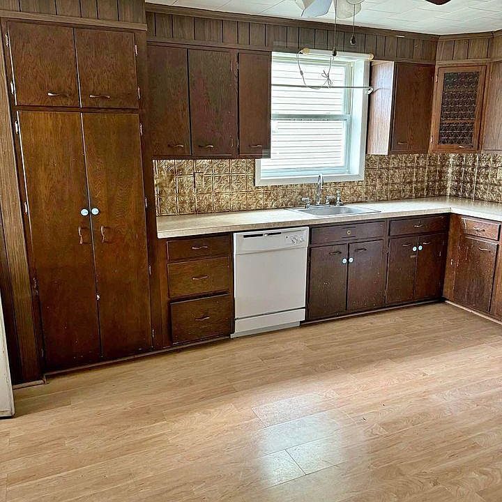 29 S Center St, Frackville, PA 17931 Zillow