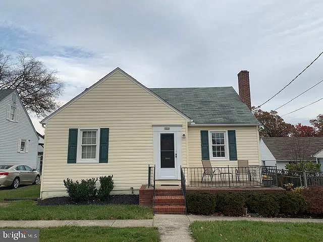 205 Twin Oaks Rd — Photo 1