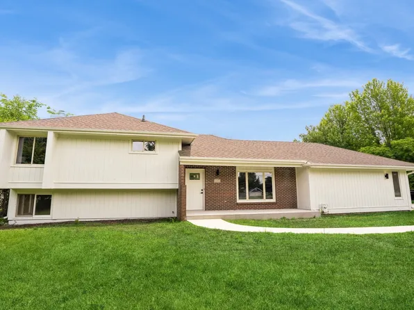 8501 NW Beaver Dr, Johnston, IA 50131