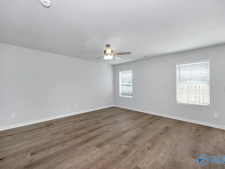 4121 Hudson Ct — Photo 9