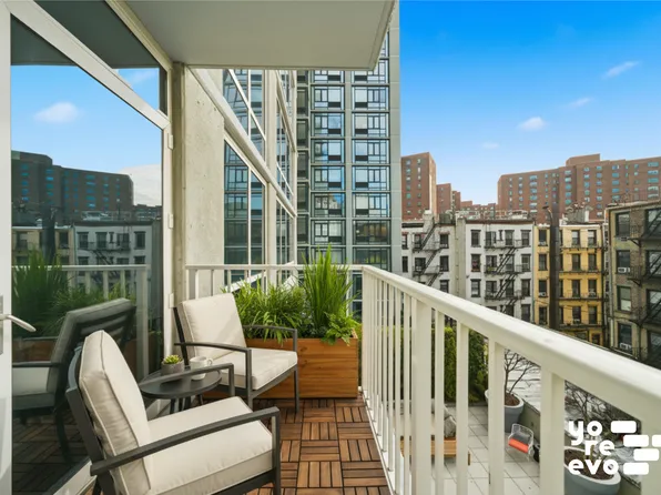 340 East 23rd Street image 3 of 16