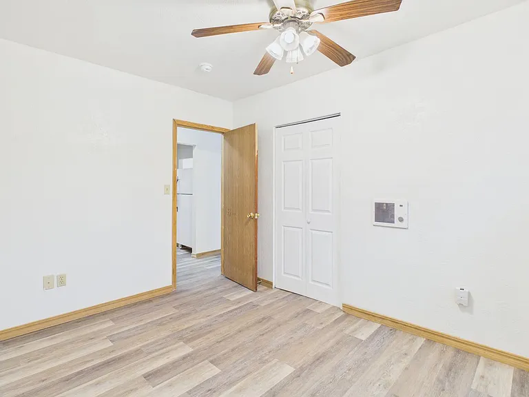 1625 S La Salle St — Photo 16
