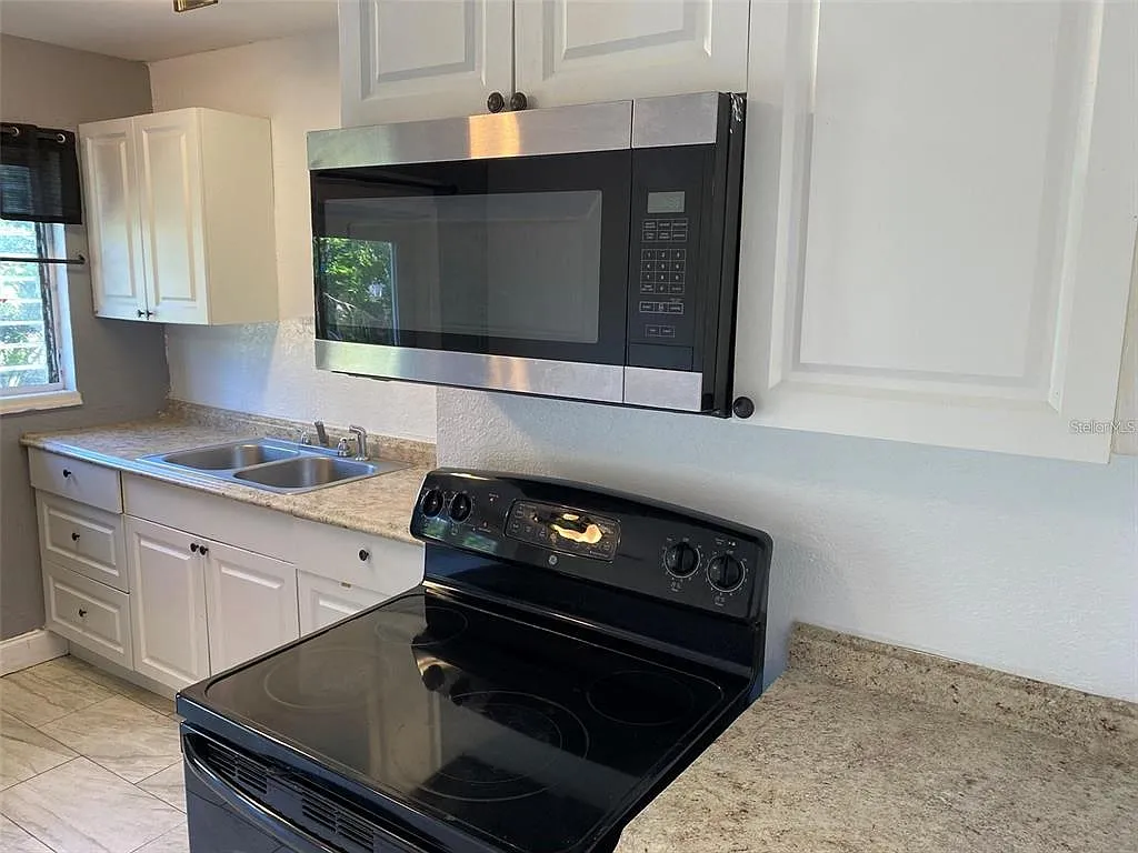 3 bed, 2.0 bath, 840 sqft, $1,400 — Photo 4