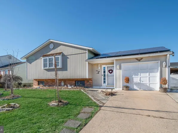 48 Saratoga Dr, New Castle, DE 19720