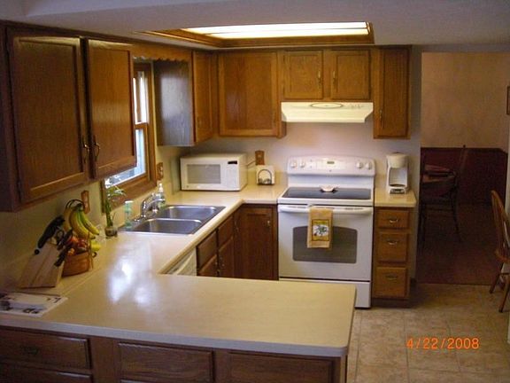 4th image of 10041 Beckford St NW