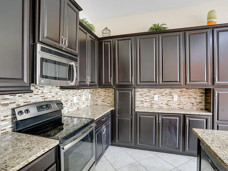 510 Captiva Dr — Photo 8