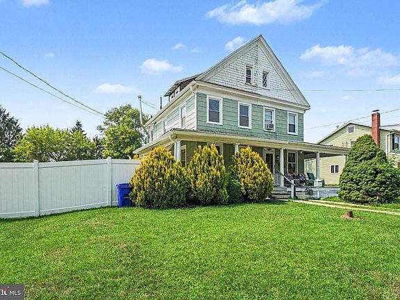 3rd image of 3226 Rosedale Ave