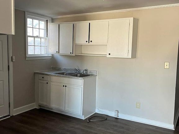 3rd image of 509 Gregg Ave #1