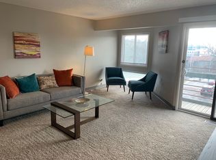 Beautiful 2 Bedroom Downtown, Omaha, NE 68131