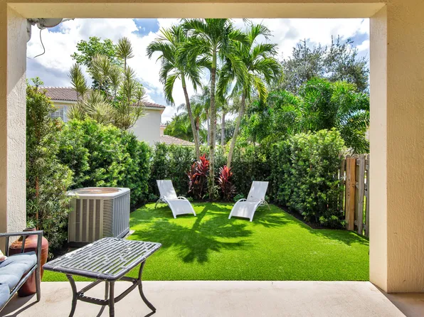 9086 Tremezzo Lane, Boynton Beach, FL 33472