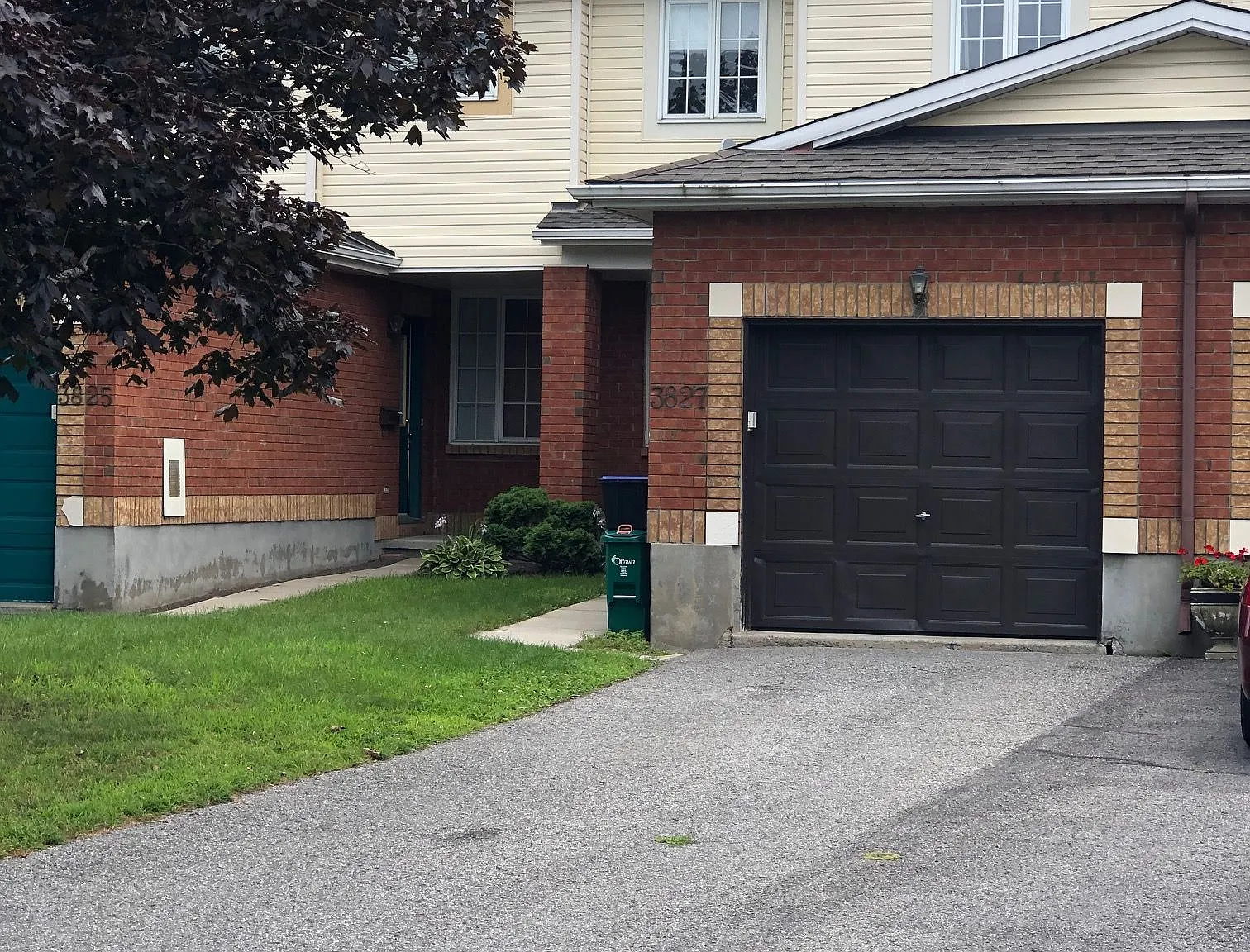 3 bed, $2,995 — Photo 1