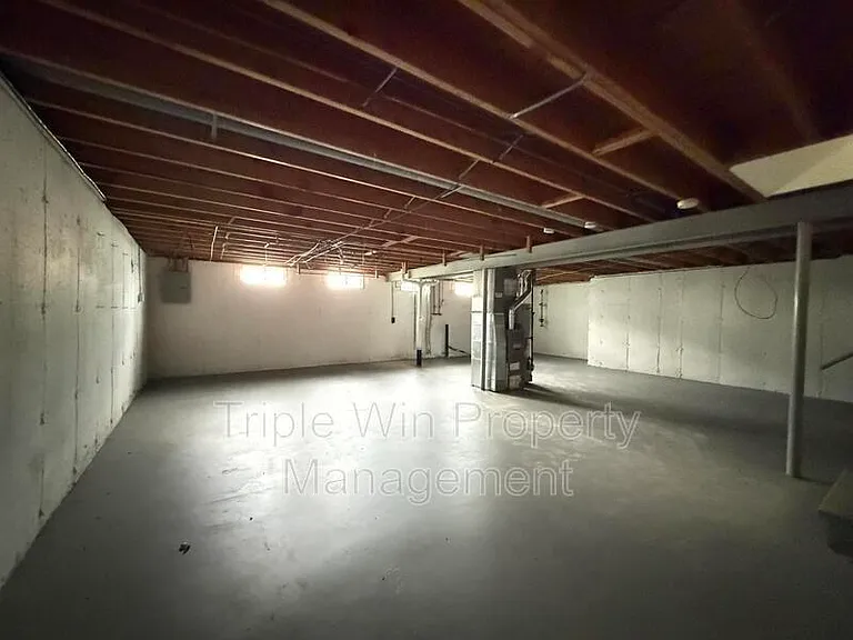 753 Watersedge Dr — Photo 31
