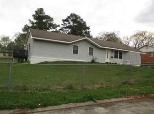 1040 Longleaf Ln, Leesville, LA 71446