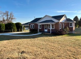 54 Eagle St, Hayesville, NC 28904