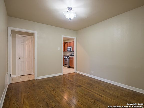 5th image of 233 Thomas Jefferson Dr