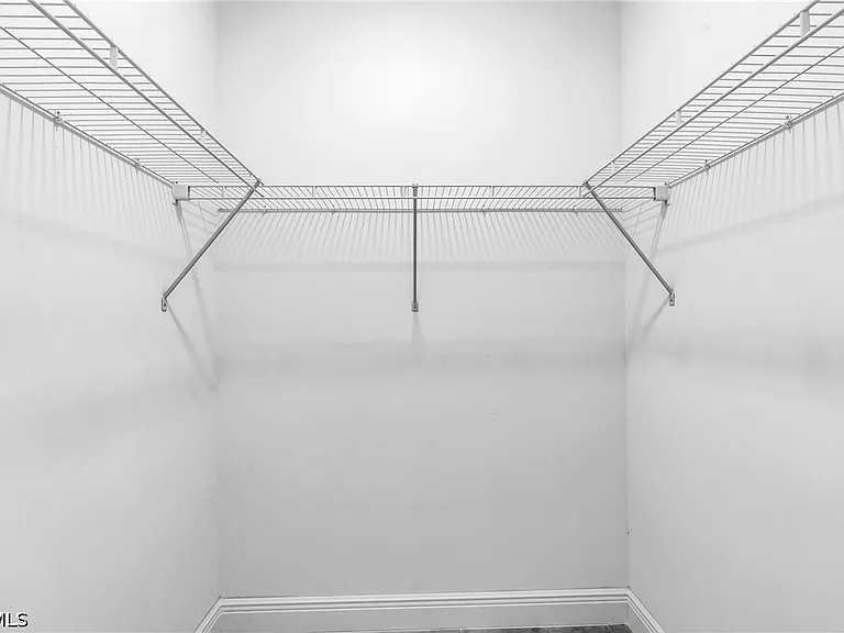 526 NW 9th St — Photo 22