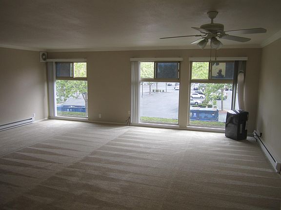4th image of 4747 Atherton Ave #Penthouse