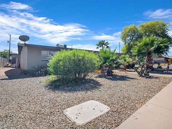3rd image of 1357 W GARDEN Circle