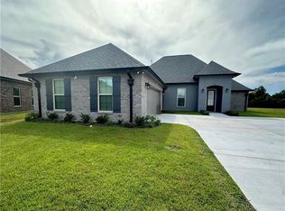 167 Cypresswood Dr, Belle Chasse, LA 70037